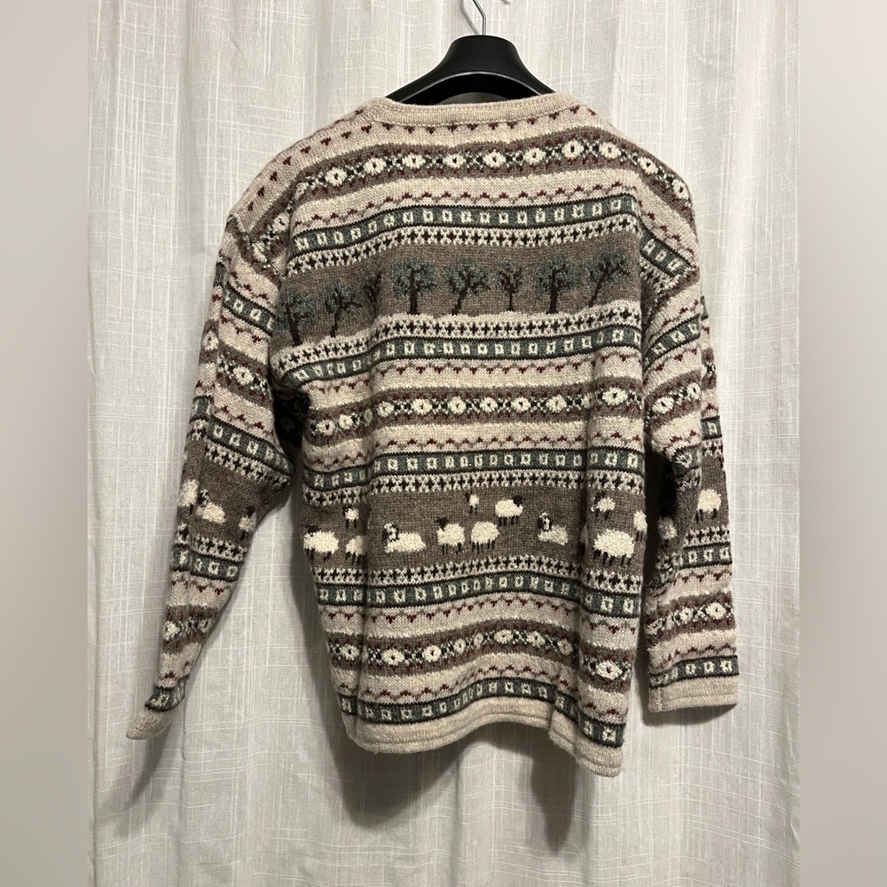 Woolrich sweater, size medium, great condition, smoke free pet free home - Picture 2 of 9